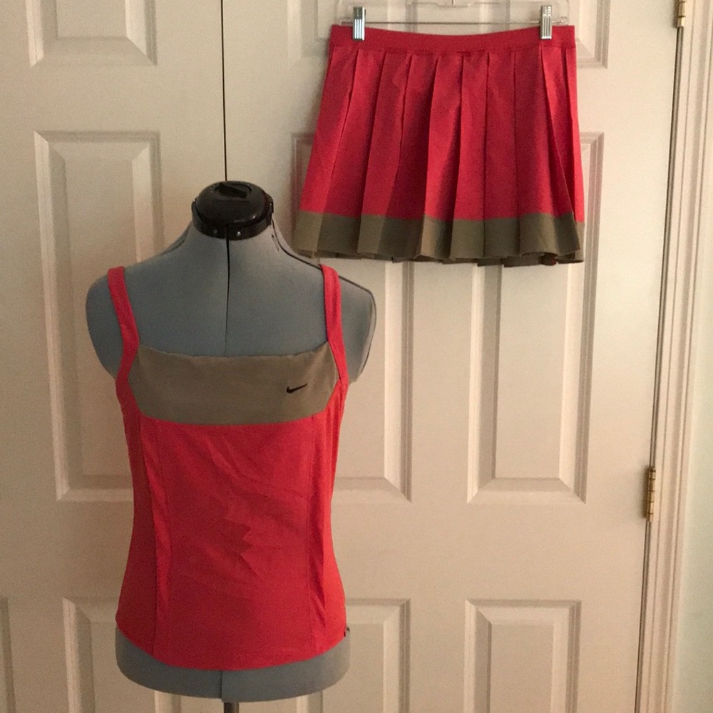 Nike Fit Dry Coral Pink and Gray Tennis Athletic Top & Matching Skirt M